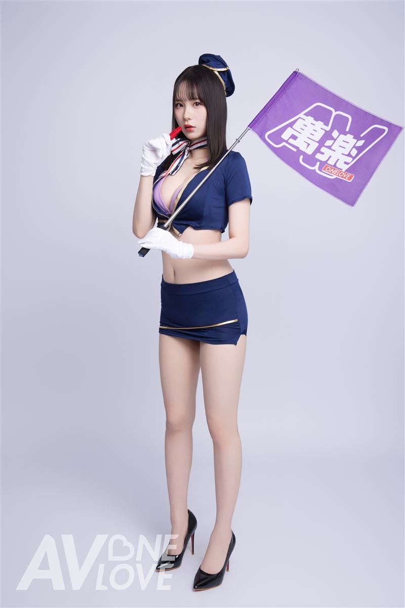 震撼彈！AV「暗黑車掌小姐」村上悠華宣布來台　中文寵粉：真的很幸福