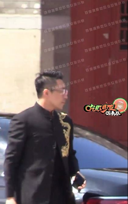 汪小菲、Mandy穿中式婚服現身!「一前一後進場」全被拍 張蘭也出現了