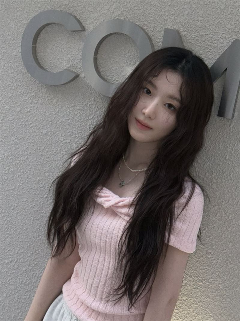 舒華簡體字發文遭炎上！粉絲曝「沒舔共」真相：多次被小粉紅出征沒轉發