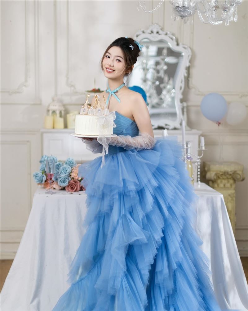 女星慶生前夕遭200度捲髮棒燙傷臉　髮廊竟消失一個月！不忍了公開惡行