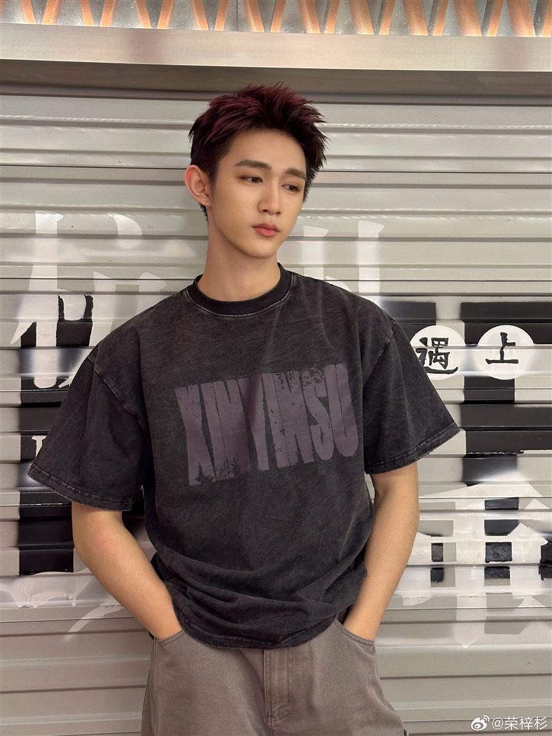 中國人氣男星傳病危！疑似心肌炎復發　16歲曾進ICU「口吐粉紅泡沫」