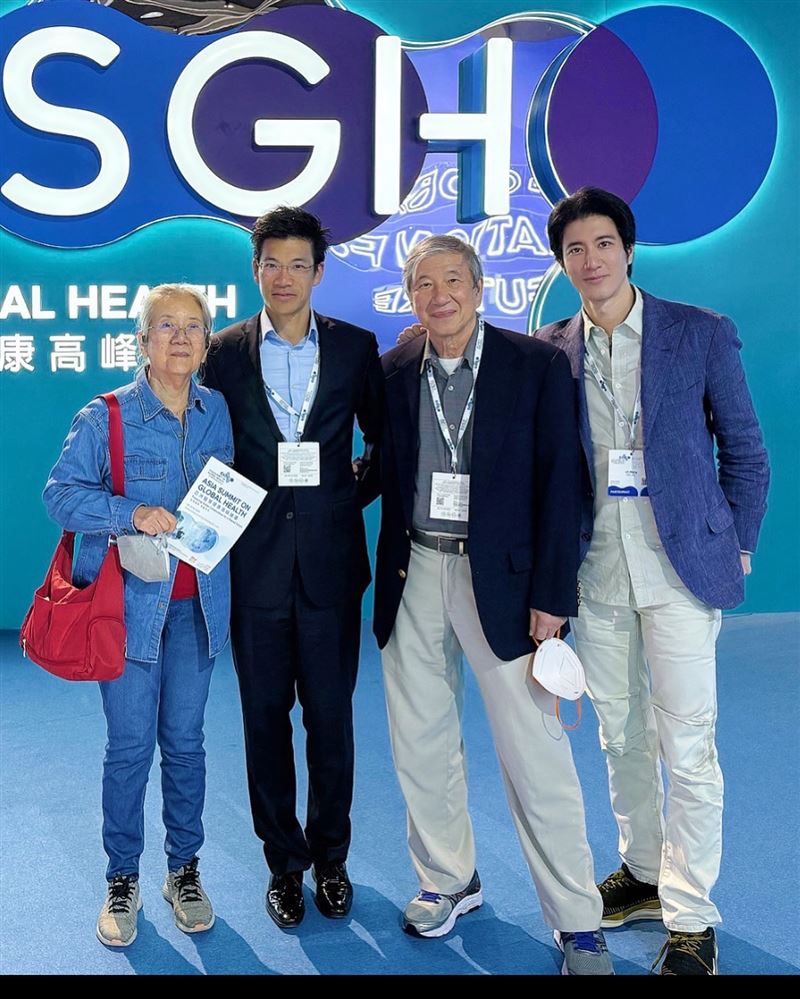 王力宏赴港挺博士哥！起底家族「驚人學歷」　三代人不只台政清