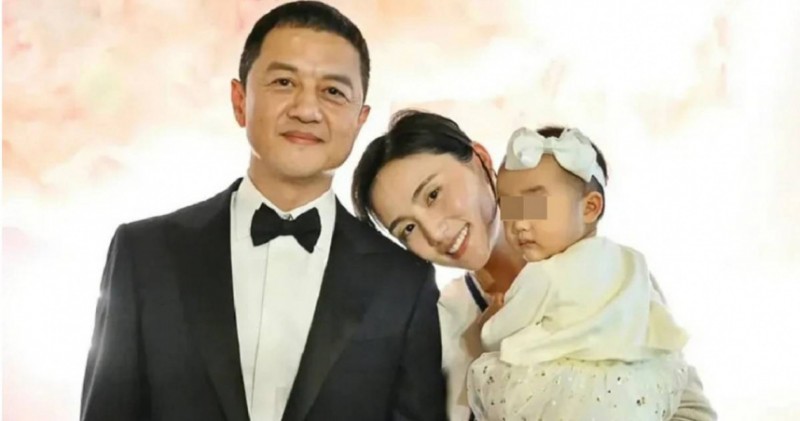 王菲前夫李亞鵬欠債上億　小19歲嫩妻鬆口「經濟狀況不好」搬離豪宅