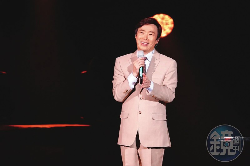 傳買下忠孝東路一條街　費玉清投資房產成「演藝圈土地公」