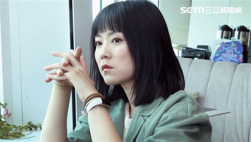 才剃平頭陪父抗癌 曹雅雯慟曝噩耗「爸爸殺青了」一句話惹哭網友