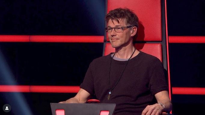 隱瞞病情多年！天團主唱證實罹帕金森氏症　「2度開腦」現況曝光了