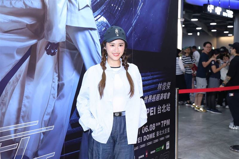 曾國城失言丟《一字千金》主持棒！首度同場Sandy　兩人真實互動曝