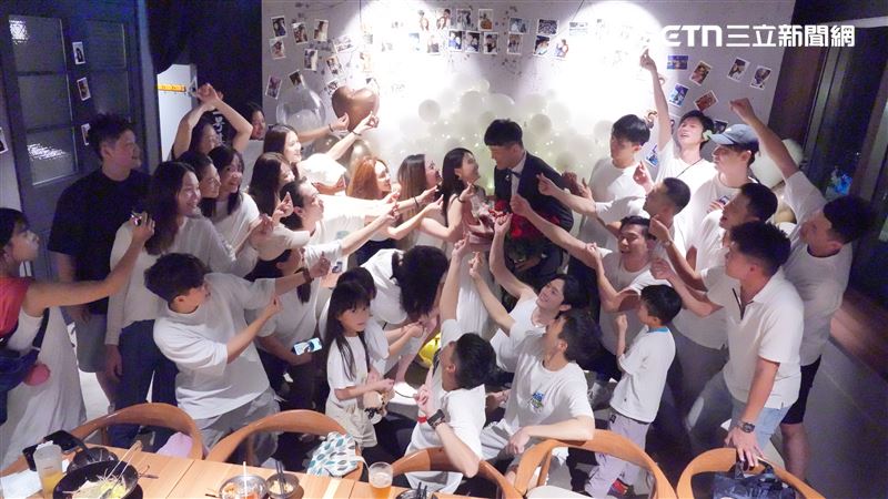 獨家／戲劇女神張晏塵被求婚成功！點頭我願意要當新娘　國小同學變老公