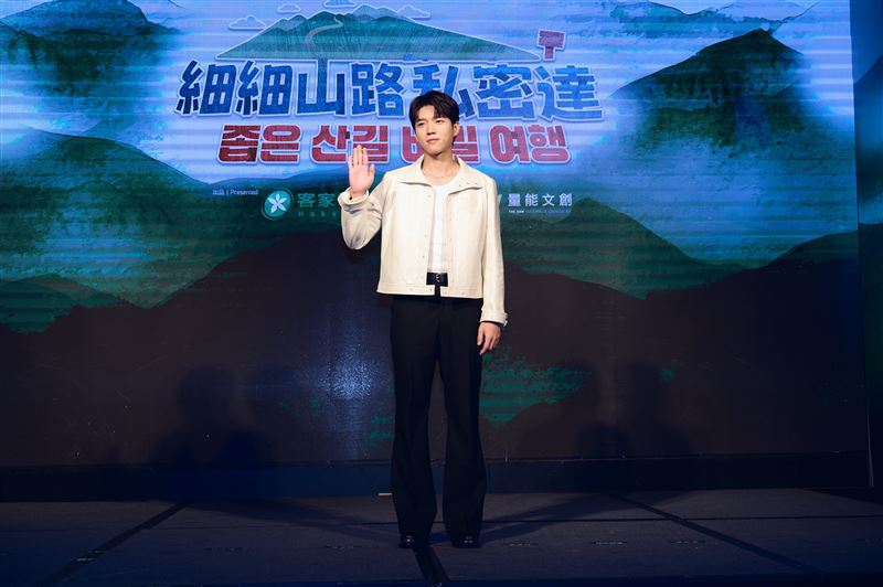 「IU前男友」快閃台北合體金荷娜　彭小刀被大咖韓星當眾喊「大哥」