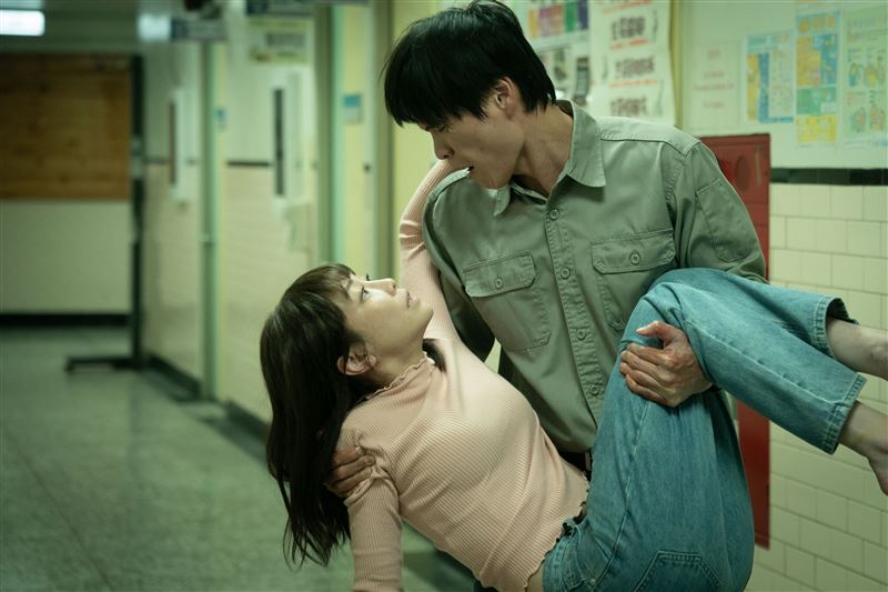 謝欣穎遭嗆「破麻」氣炸不忍了　黃鐙輝遭甩巴掌嚇喊：一次比一次還大力