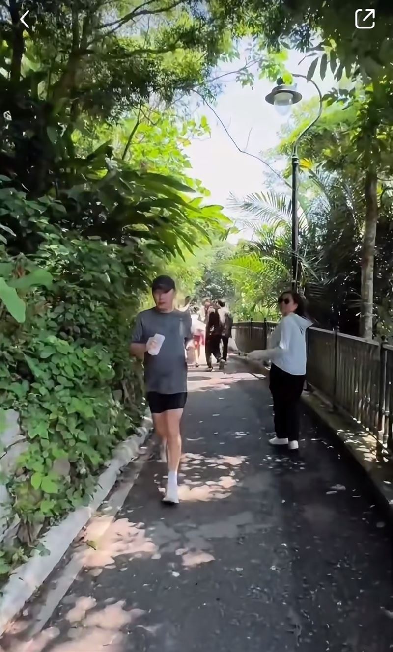 山上巧遇「野生梁朝偉」！跑步背影全被拍　粉見1事憂心：恐會受傷