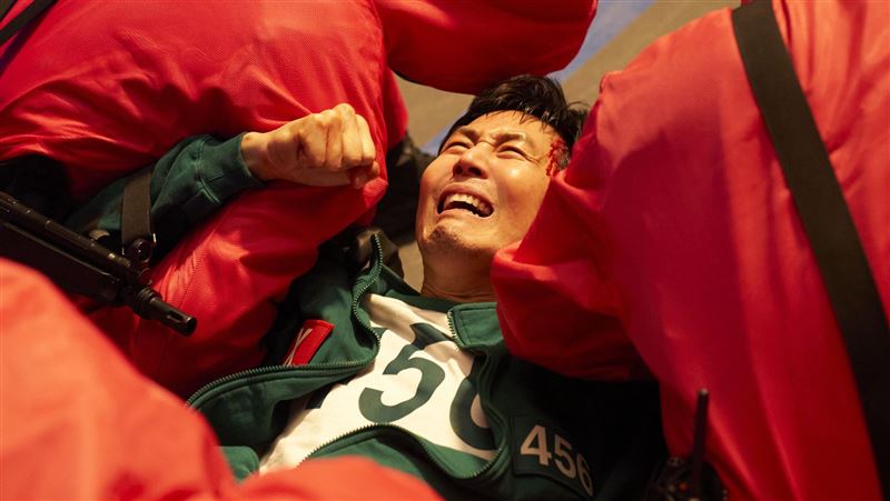 《魷魚遊戲》結局掀罵聲！李政宰親吐：看劇本當場僵住　導演揭改稿內幕