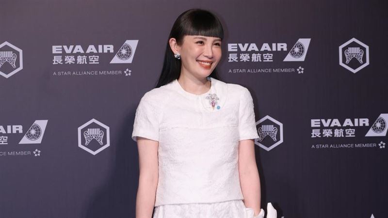 魏如萱二封歌后！紅毯造型被酸「像嬰兒尿布」　她5字霸氣回嗆了