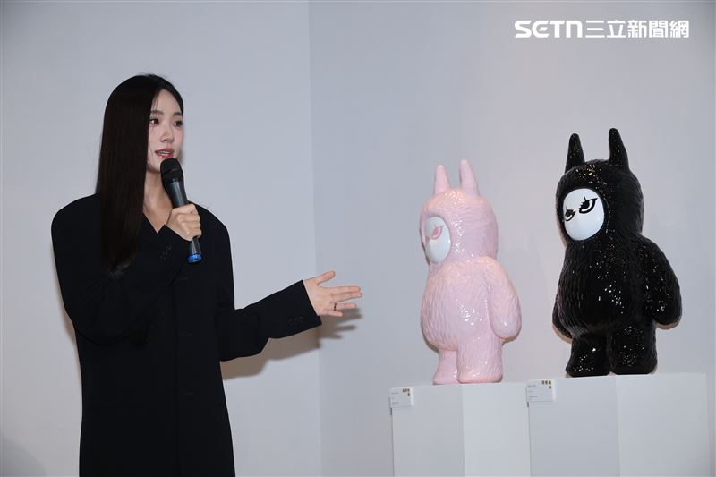 小S二女兒Lily開展！名媛星二代都來了　黑人范范夫妻自曝乾爸媽身份