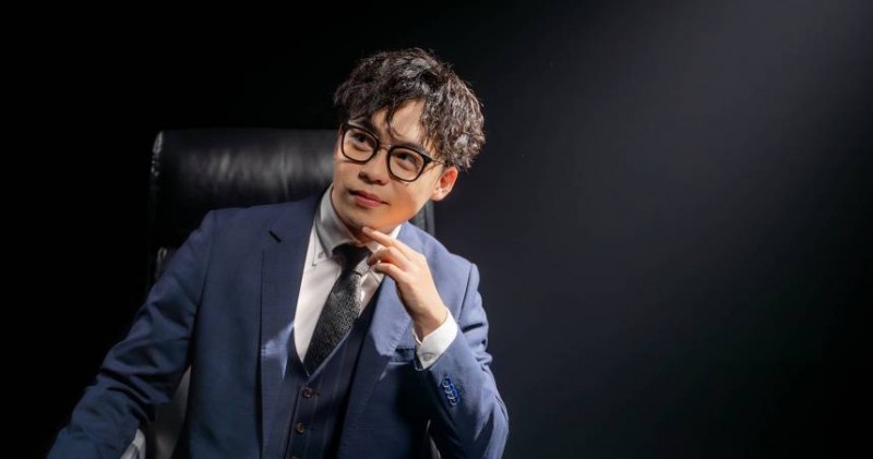 爆發感情紛爭後照常進棚錄影　直擊賀瓏收工後獨自搭車返家