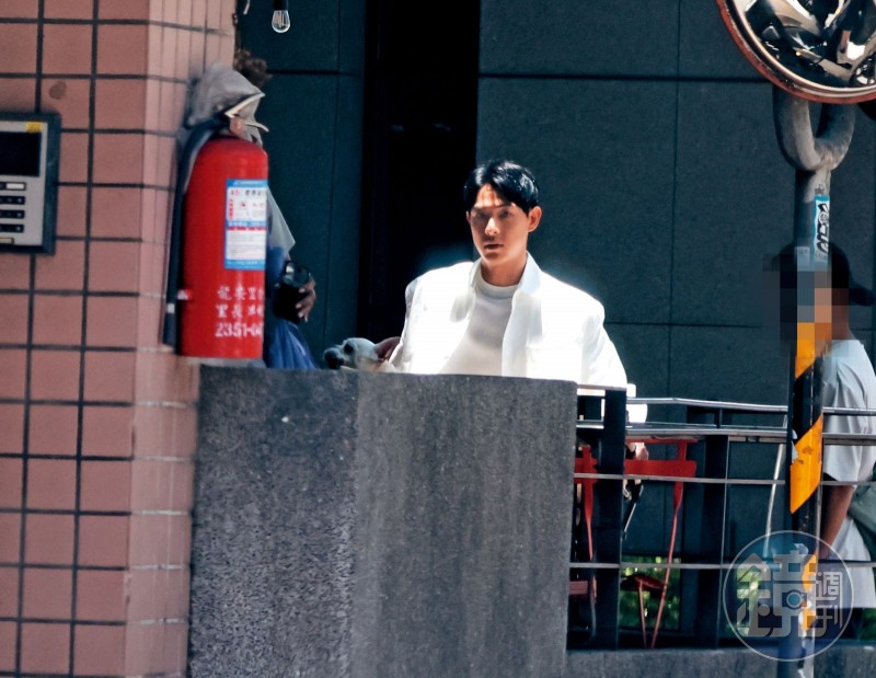 簡單宴客只求溫馨！牽線連晨翔、劉品言的月老也是座上賓