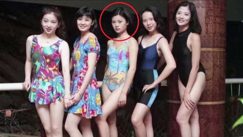 天心30年前泳裝照曝！網狂問C位是誰？　她被起底「拍過多支三級片」