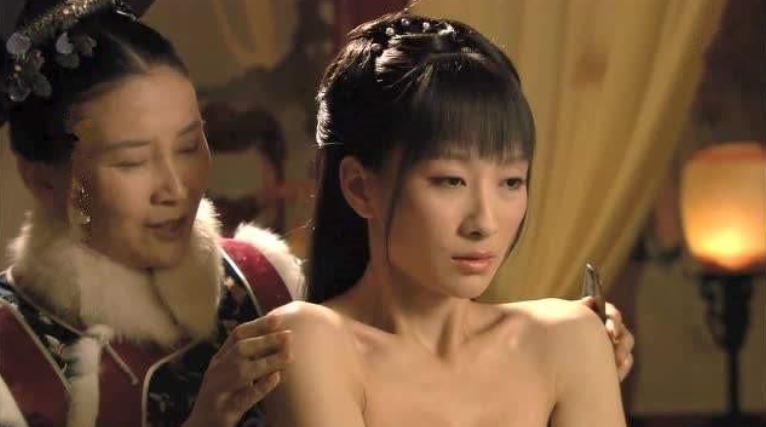 清朝嬪妃侍寢前為何要脫光用被子裹住抬去？省時間嗎？溥儀說出了真相