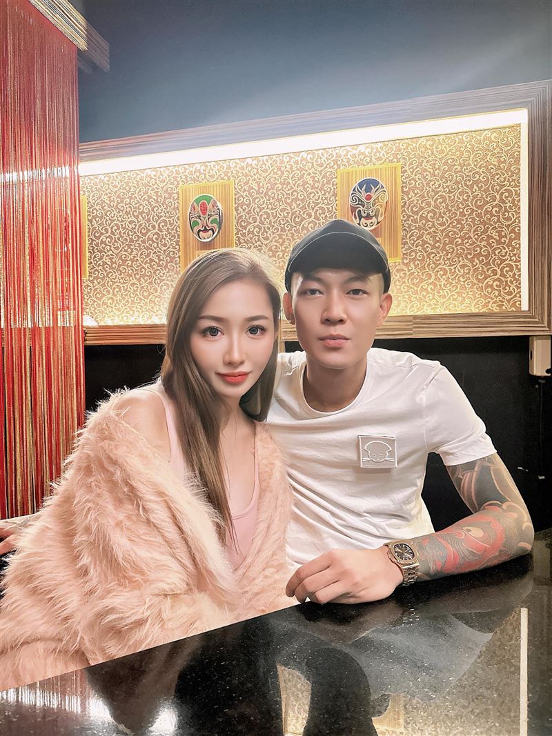 才遭連開12槍…鳳梨「生活剛恢復正軌」深夜驚送醫躺床吊點滴畫面曝