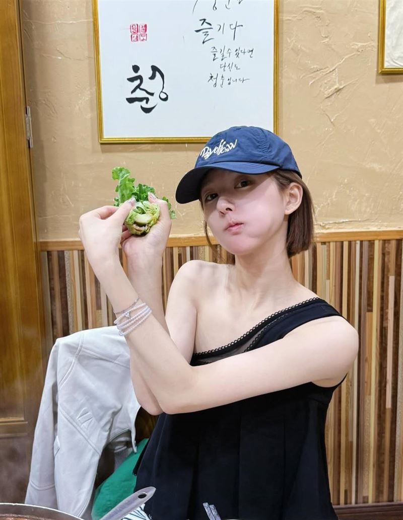 爆老闆霸凌！趙露思「社群一認證消失」遭疑解約　經紀公司回應