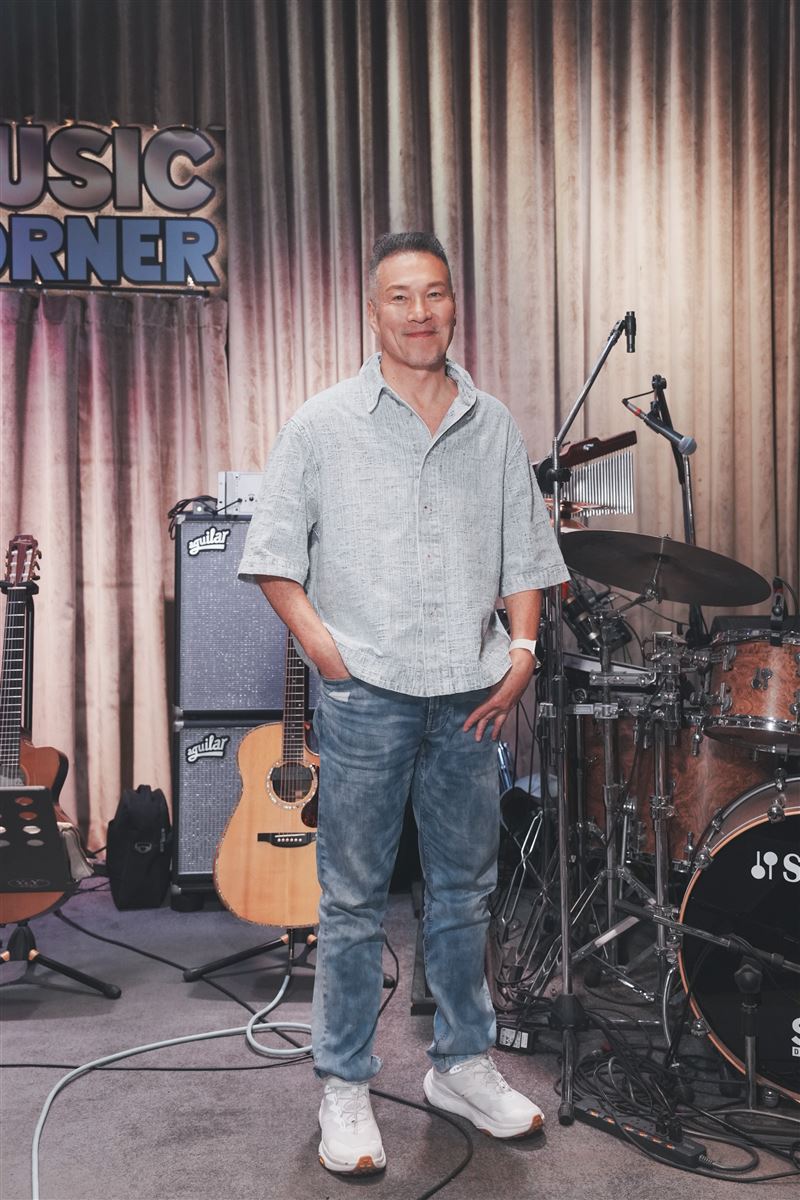 黃仲崑合唱辣妻打出驚人分數 一家四口到齊!視帝兒當攝影師與繼母同框