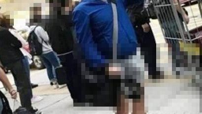 男穿緊身褲驚見「一包象拔蚌」 網曝背後原因 走在路上震驚旁人