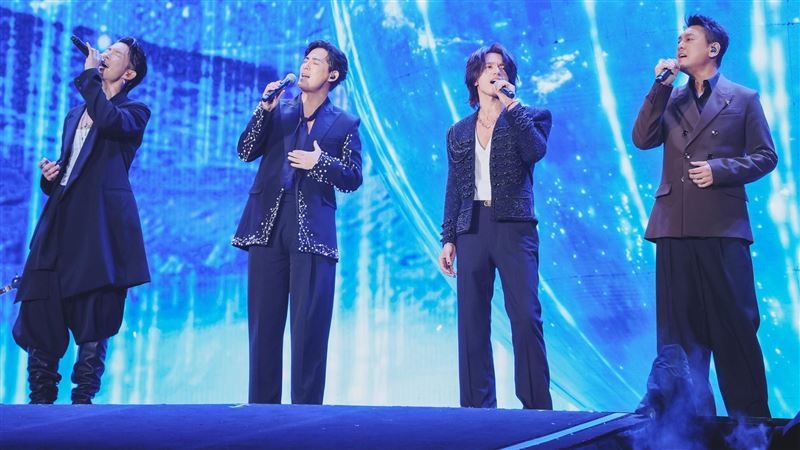 才說當F4不快樂！朱孝天無預警放送合體照　粉絲暴動：說不熟是故意的吧