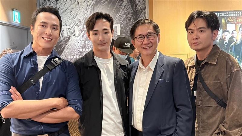 視帝挺罷免遭罵要飯乞丐！寫千字文戰酸民　送給親共者「最後4字通牒」