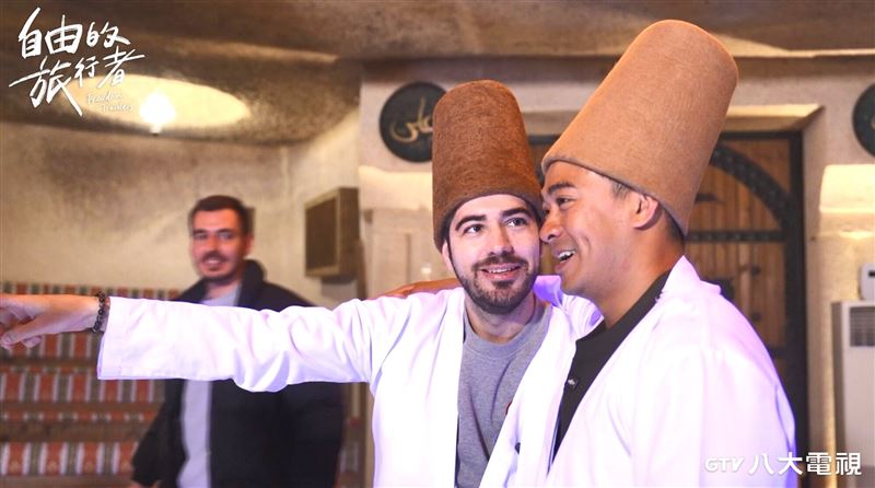 本土主持人離開台灣　突傳暈眩出事了！狀況嚴重已嘔吐