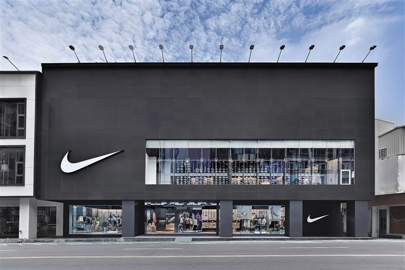 NIKE品牌體驗店插旗逢甲商圈　NB 471玩心登場IU搶穿