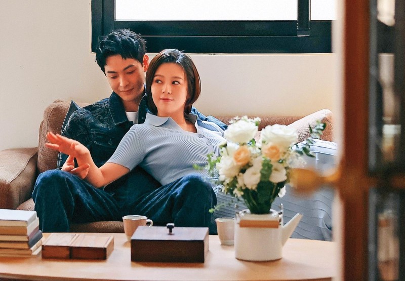 劉品言連晨翔登記！合拍《舊金山美容院》成定情作　激吻到滿身汗滋愛苗