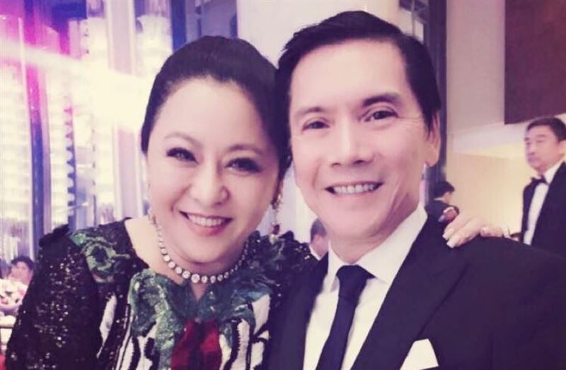 結婚45年超強馭夫術曝光！向太送一盒保險套　允許向華強「來台買春」