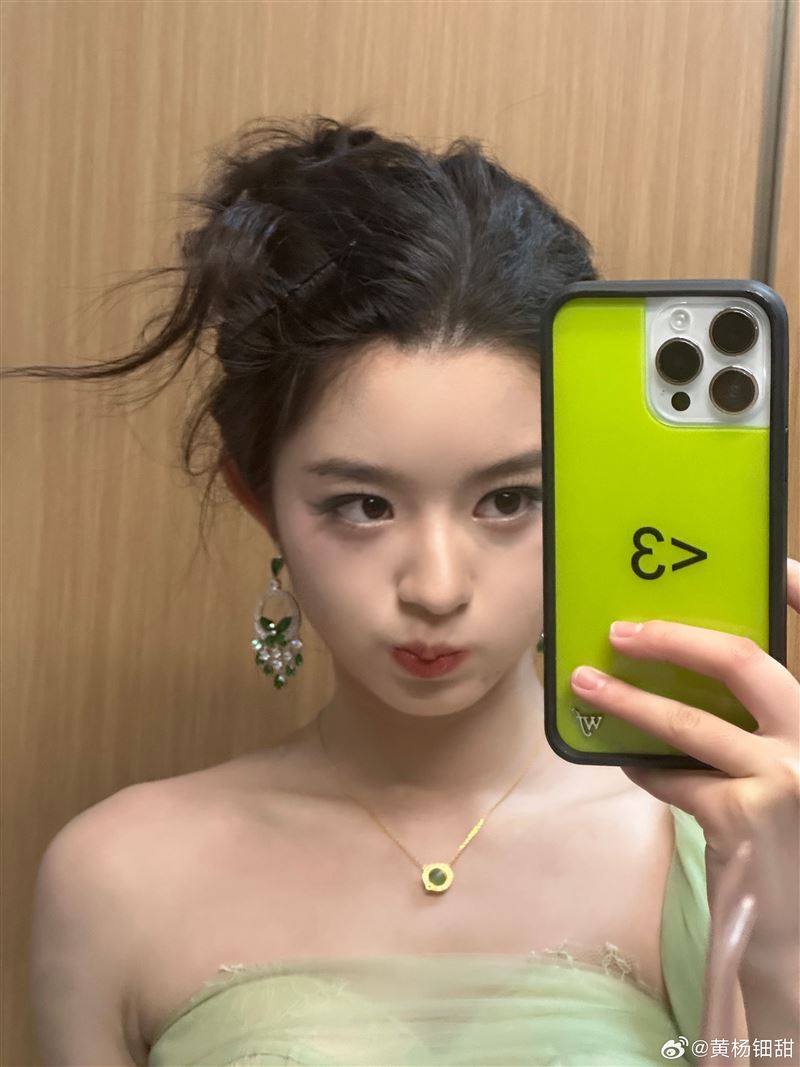 18歲女星炫富害慘爸！她隔3月現身「憔悴復工」暴瘦畫面曝光