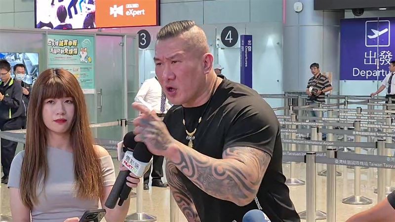 館長預告明飛深圳！直播計畫受挫　親揭內幕：希望同胞可幫我