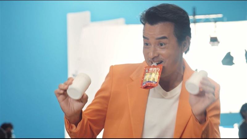 金鐘視帝濫情「不交戰」：百分百暴露缺點　赤裸呈現中年男子真實身材