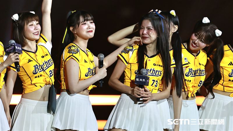 中職／邊荷律中文唱《朋友》逼哭凱蒂　她自曝抖著唱完！虧學姐哭不專業