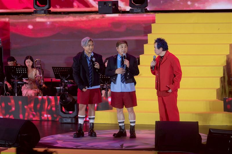 歐弟結婚1年爆分居！露面曝「婚姻現況」康康驚曝分房睡12年