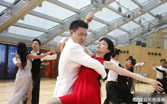劉德華、高圓圓為戲跳國標舞!練習畫面流出...他1舉動挨轟「伸鹹豬手」