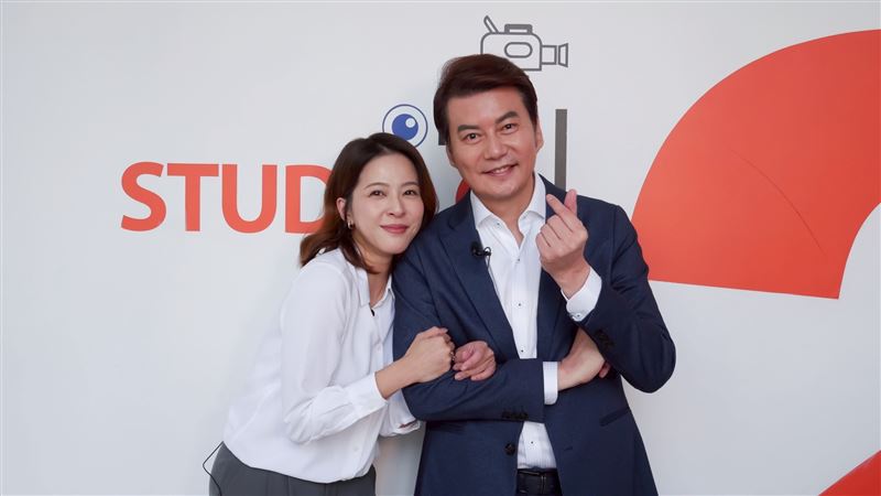 喜獲金孫紅包有多少?台8男星給出驚人數字!「女兒」當場傻眼哭笑不得