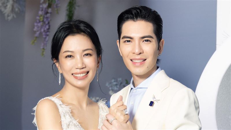 蕭敬騰吃東區路邊攤牛排!愛妻慘遭偷拍 照片被公開粉絲炸鍋了