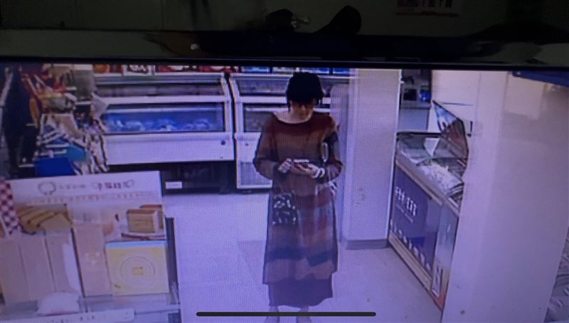 廖峻才剛倒下「卡片馬上被盜刷」女伴領錢畫面流出！兒子宣布放大絕了