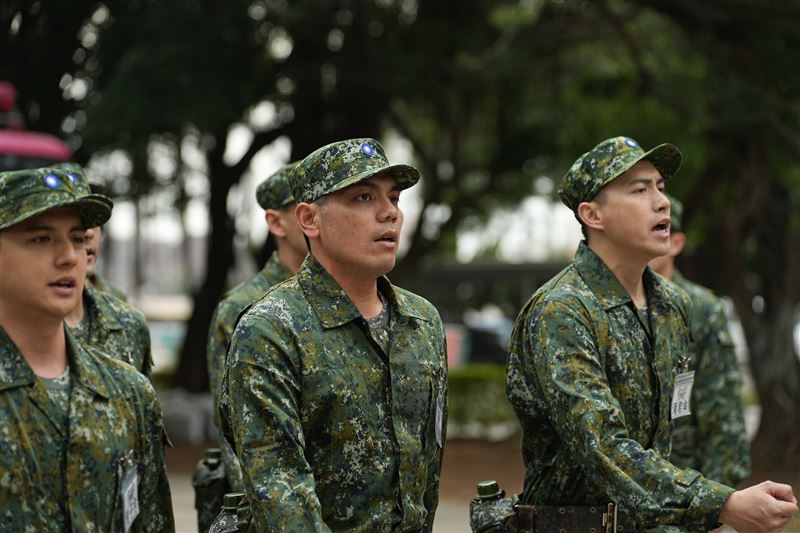 當兵保護蔡英文不忍了！幼幼台姊姊開酸「狂出包男星｣：獨樹一格