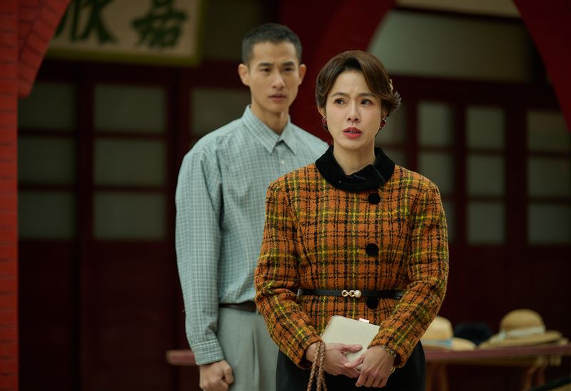 台8女星誇海口：辣妹不怕冷　一穿制服短裙冷到破功！鼻水狂流猛發抖