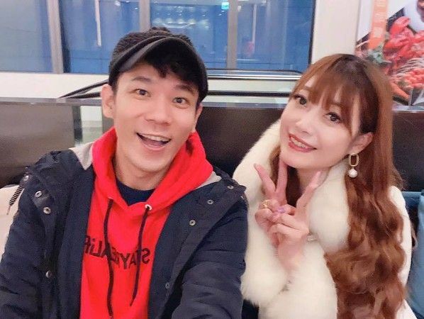 震撼！香蕉哥哥突公開合體蘋果姐姐　粉絲陷回憶殺哭喊：時代的眼淚