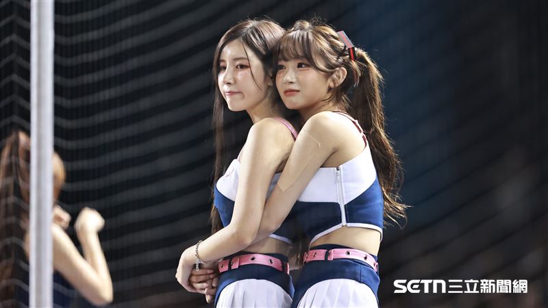 李珠珢、南珉貞犯球場大忌遭炎上！　下跪道歉承諾不再犯