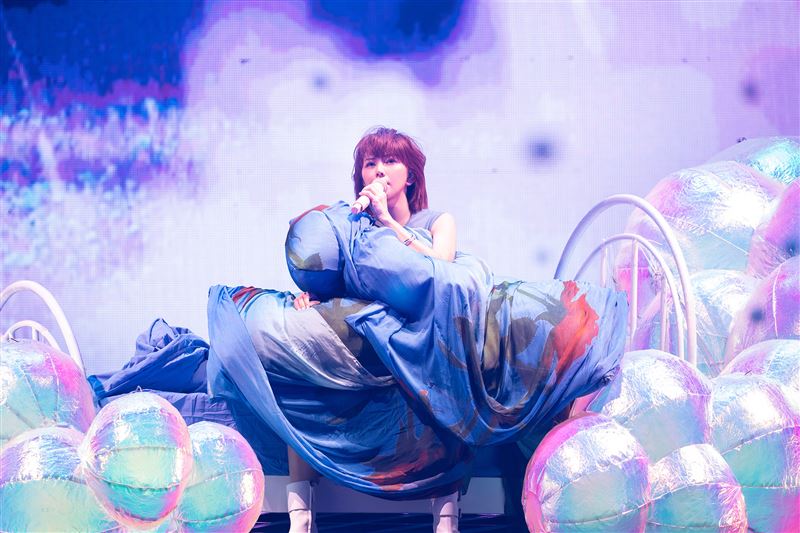 現身孫燕姿高雄演唱會！徐佳瑩合體比爾賈　粉碎「7年婚變傳聞」