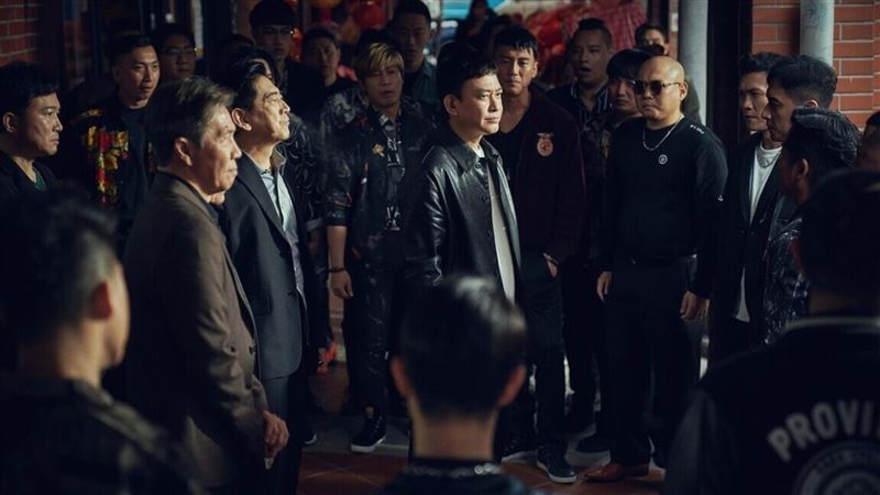 看《角頭》變看X頭!20名AV女優尺度超大 網嚇:每三場戲就有女孩上空