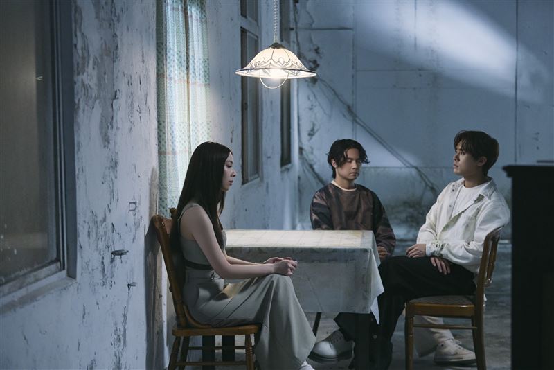 告五人成軍8年爆衝突！犬青「脫口這句」惹怒全場　團員不忍反擊了