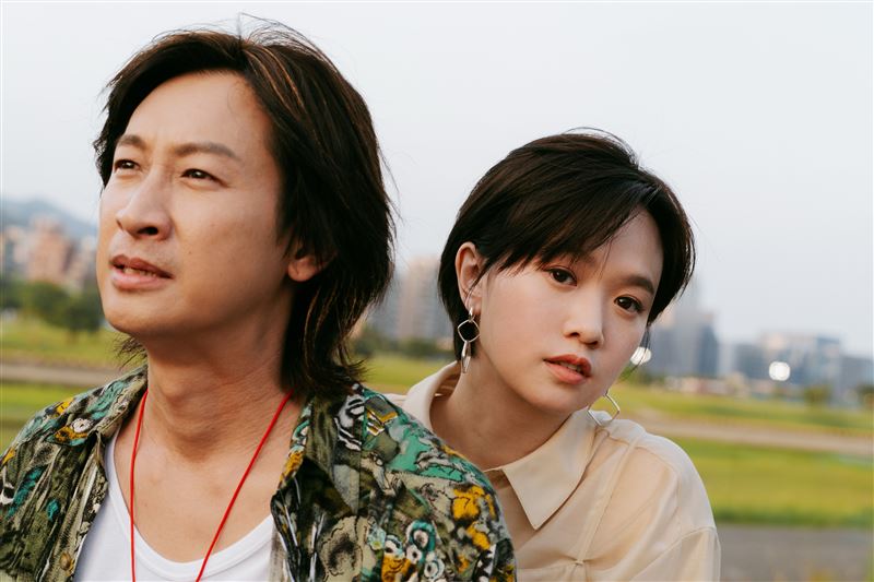 Darren、嚴正嵐首搭演父女!讀劇本「哭腫雙眼」 想到喪父遺憾哭了