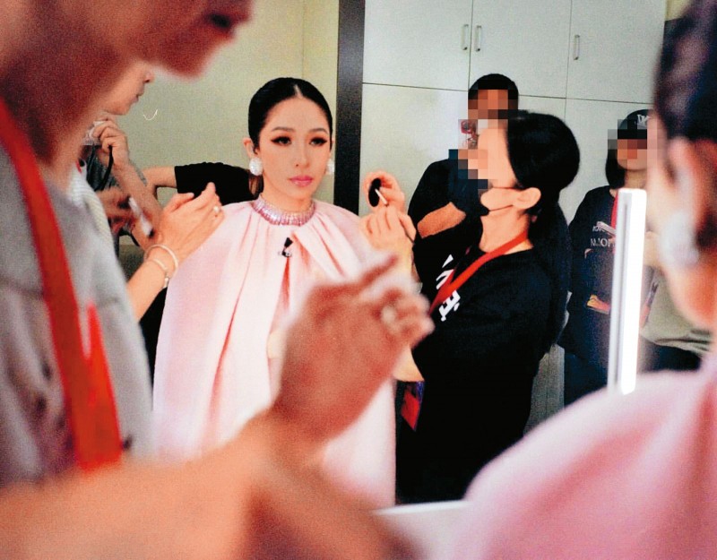 新歡伴飛喜復工4／46歲「唱跳天后」實力依舊　 蕭亞軒一行為感動人心